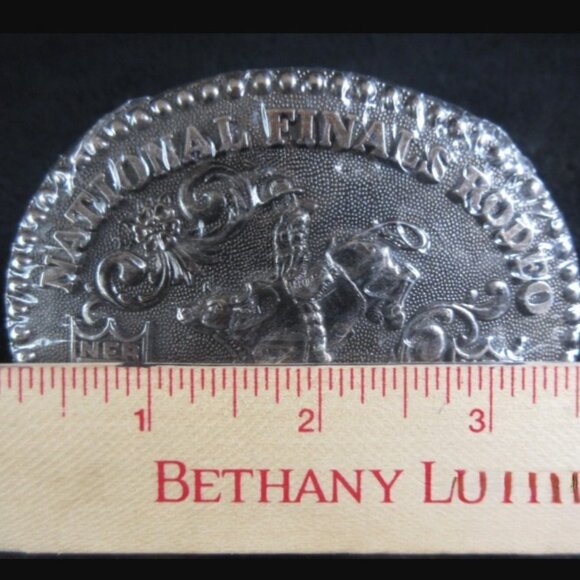 1 Hesston Vintage Rodeo Belt Buckle 1988 METAL Original Wrap National Finals 4x3 - Picture 3 of 4